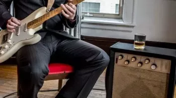 Blues Guitar Solo 101: The Ultimate Beginner’s Guide TUTORiAL
