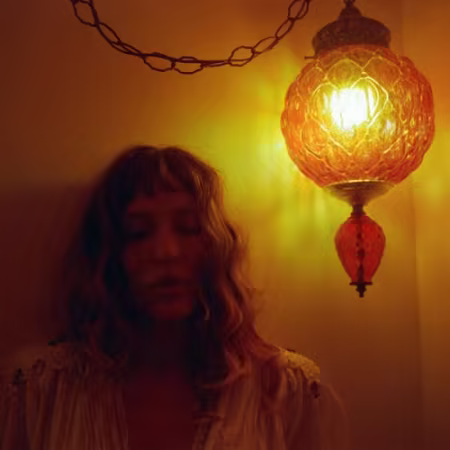 Lennon Stella – Sleeping Lion (2026)